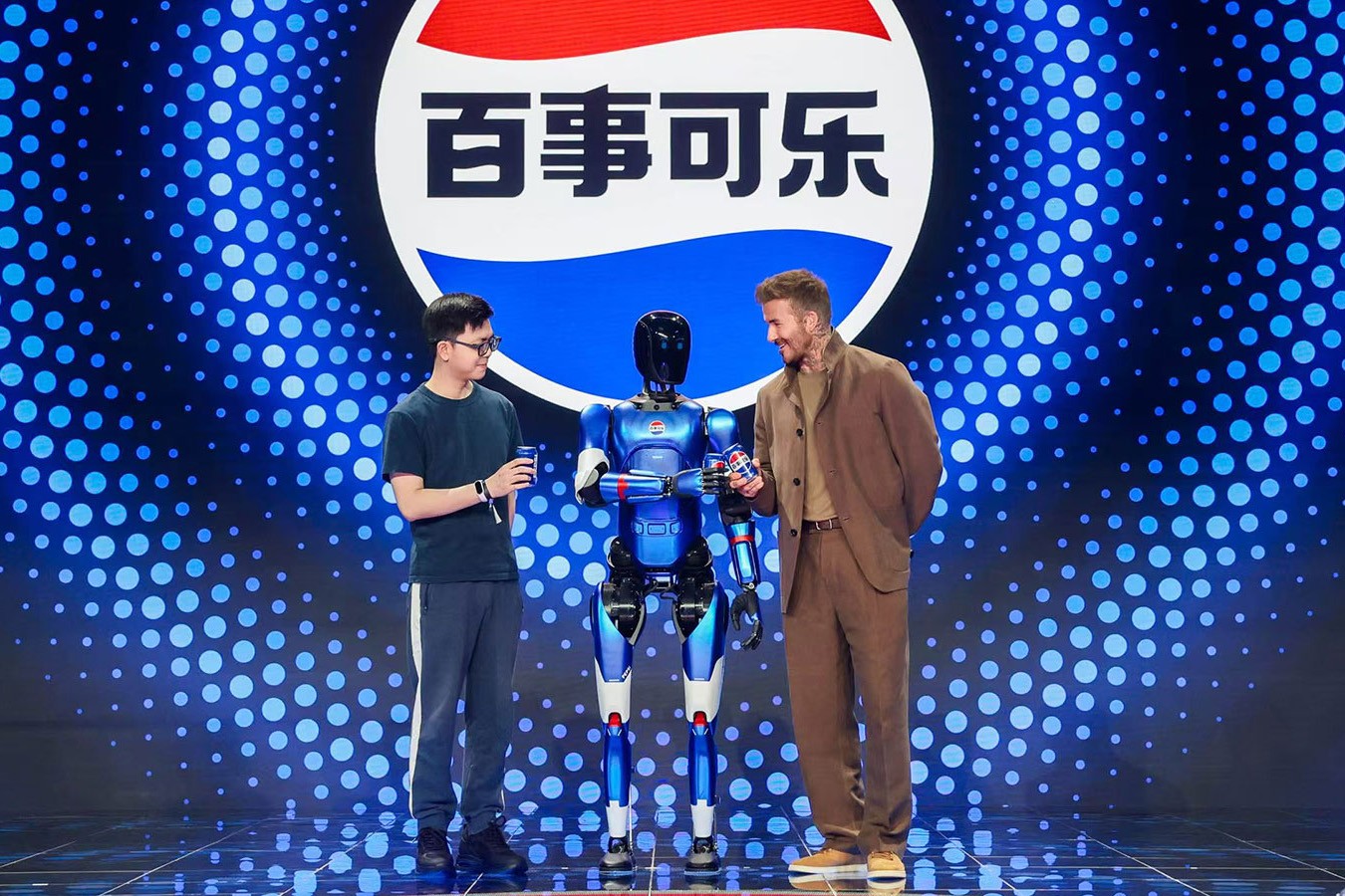 DB真人旗舰机器人携手百事中国共创“百事蓝宝” 共燃渴望新章